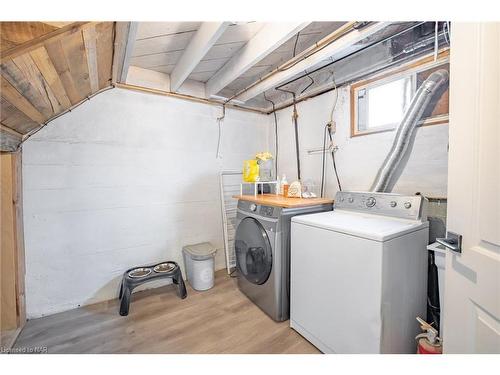118 Berkley Avenue, Port Colborne, ON - Indoor Photo Showing Laundry Room