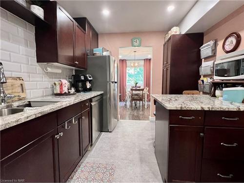 203-201 Dorchester Boulevard, St. Catharines, ON - Indoor Photo Showing Kitchen