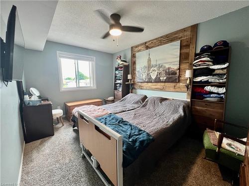 203-201 Dorchester Boulevard, St. Catharines, ON - Indoor Photo Showing Bedroom