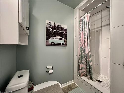 203-201 Dorchester Boulevard, St. Catharines, ON - Indoor Photo Showing Bathroom