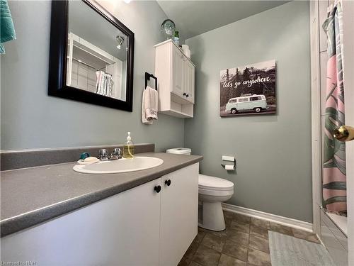 203-201 Dorchester Boulevard, St. Catharines, ON - Indoor Photo Showing Bathroom