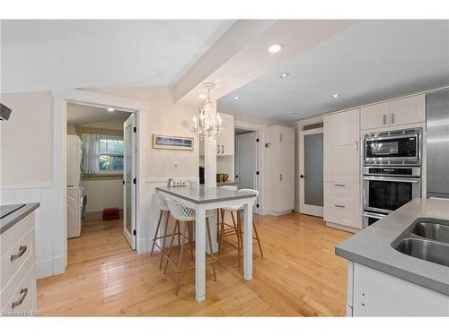 4 Wyckliffe Avenue, Niagara-On-The-Lake, ON - Indoor Photo Showing Kitchen With Double Sink