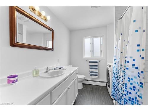 143 Glendale Avenue, St. Catharines, ON - Indoor Photo Showing Bathroom