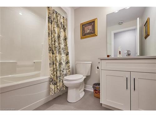 9 Sassafras Row, Fort Erie, ON - Indoor Photo Showing Bathroom