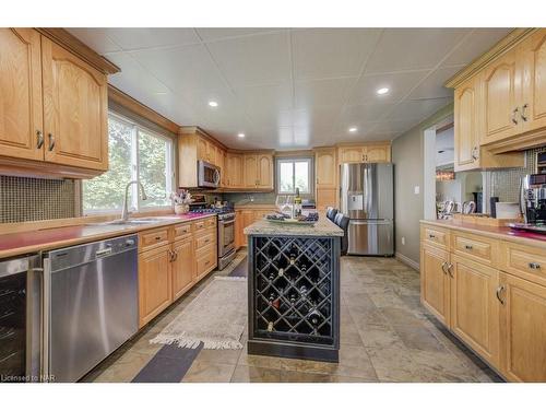 1539 St. Paul Street West Street W, St. Catharines, ON - Indoor Photo Showing Kitchen With Double Sink