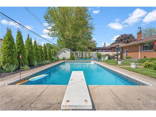 21 Westmount Crescent, Welland, ON - Outdoor With In Ground Pool With Backyard