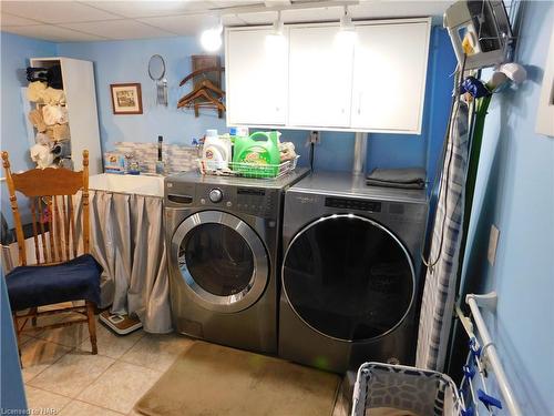 4046 Longhurst Avenue, Niagara Falls, ON - Indoor Photo Showing Laundry Room