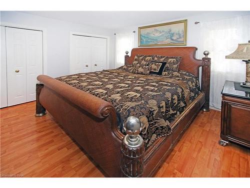 859 Concession Road, Fort Erie, ON - Indoor Photo Showing Bedroom
