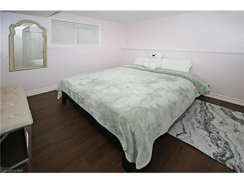 859 Concession Road, Fort Erie, ON - Indoor Photo Showing Bedroom