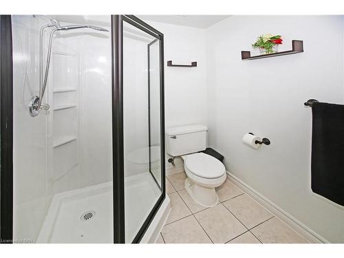 859 Concession Road, Fort Erie, ON - Indoor Photo Showing Bathroom