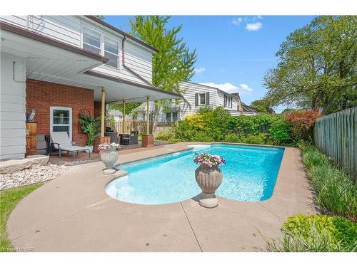 55 Parkway, Welland, ON - Outdoor With In Ground Pool With Deck Patio Veranda