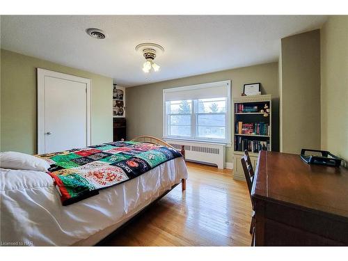 55 Parkway, Welland, ON - Indoor Photo Showing Bedroom
