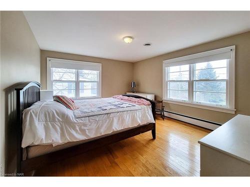 55 Parkway, Welland, ON - Indoor Photo Showing Bedroom