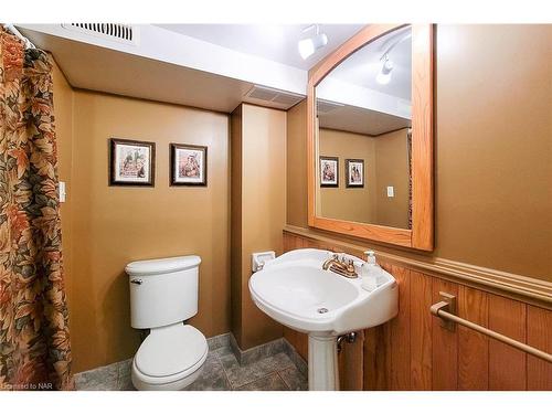55 Parkway, Welland, ON - Indoor Photo Showing Bathroom
