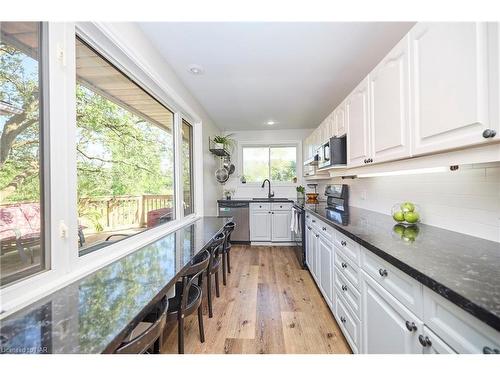 1917 Highway 20, Thorold, ON - Indoor Photo Showing Kitchen