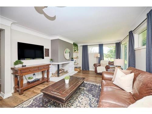 1917 Highway 20, Thorold, ON - Indoor Photo Showing Living Room With Fireplace