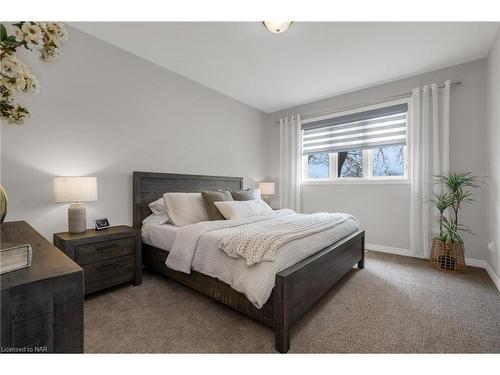 385 Empress Avenue, Welland, ON - Indoor Photo Showing Bedroom