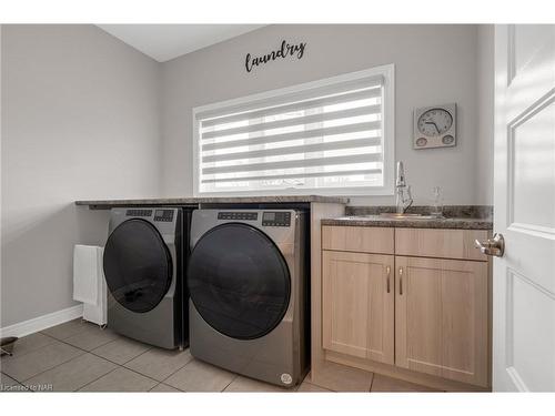 385 Empress Avenue, Welland, ON - Indoor Photo Showing Laundry Room