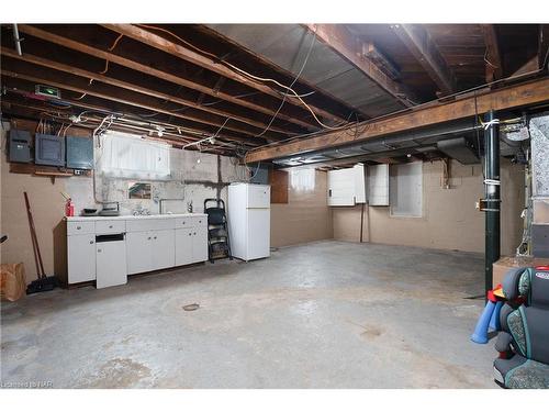 295 Wallace Avenue S, Welland, ON - Indoor Photo Showing Basement