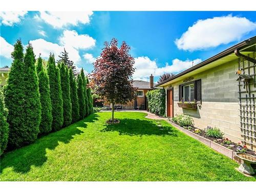 7495 Wanless Street, Niagara Falls, ON - Outdoor