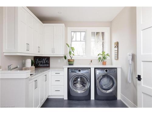 32 Breckenridge Boulevard, St. Catharines, ON - Indoor Photo Showing Laundry Room