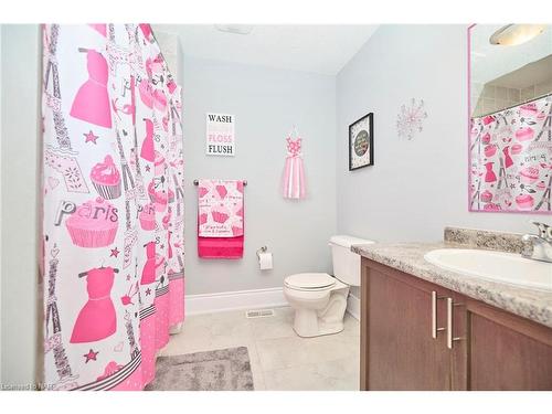 37 Sunset Way, Thorold, ON - Indoor Photo Showing Laundry Room