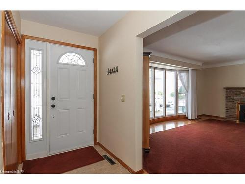 1339 Niagara Parkway, Fort Erie, ON - Indoor Photo Showing Other Room With Fireplace