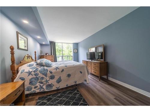 306-8111 Forest Glen Drive, Niagara Falls, ON - Indoor Photo Showing Bedroom