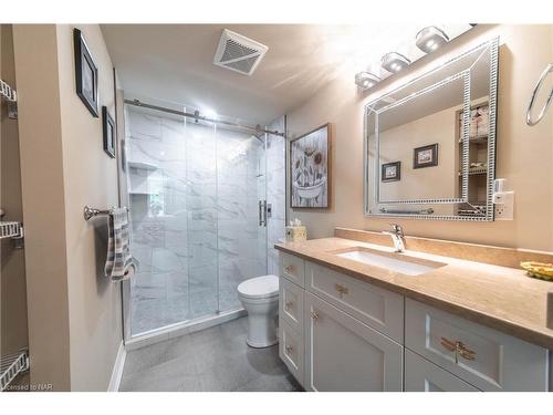 306-8111 Forest Glen Drive, Niagara Falls, ON - Indoor Photo Showing Bathroom