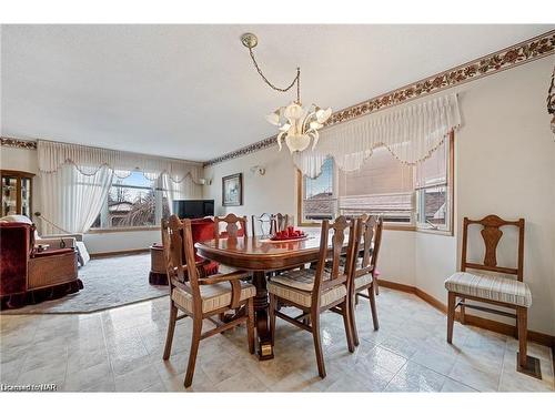 7853 Alfred Street, Niagara Falls, ON - Indoor Photo Showing Dining Room