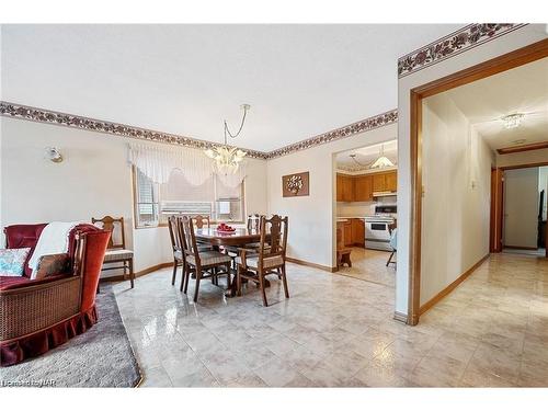 7853 Alfred Street, Niagara Falls, ON - Indoor Photo Showing Dining Room