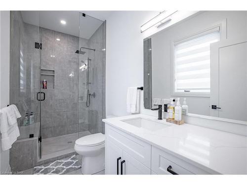 3709 Ryan Avenue, Fort Erie, ON - Indoor Photo Showing Bathroom