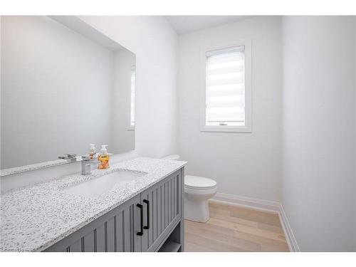 3709 Ryan Avenue, Fort Erie, ON - Indoor Photo Showing Bathroom