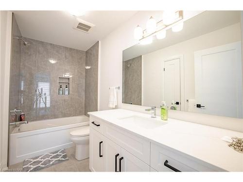 3709 Ryan Avenue, Fort Erie, ON - Indoor Photo Showing Bathroom