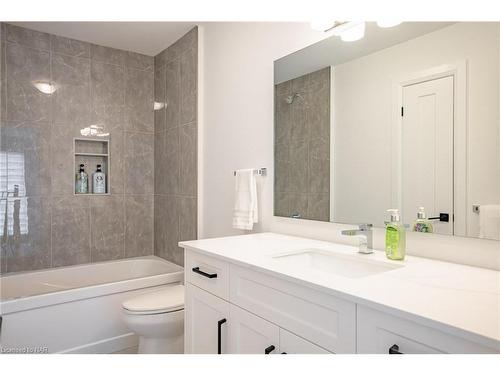 3709 Ryan Avenue, Fort Erie, ON - Indoor Photo Showing Bathroom