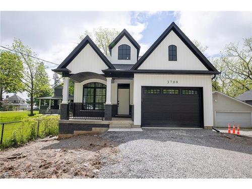 3709 Ryan Avenue, Fort Erie, ON - Outdoor With Deck Patio Veranda With Facade