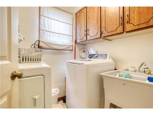 37 Cole Farm Boulevard, St. Catharines, ON - Indoor Photo Showing Laundry Room