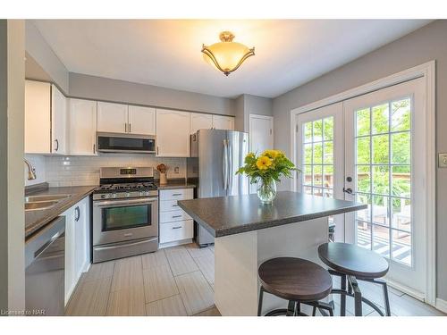 865 Concession Road, Fort Erie, ON - Indoor Photo Showing Kitchen