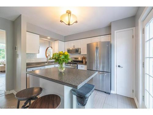 865 Concession Road, Fort Erie, ON - Indoor Photo Showing Kitchen