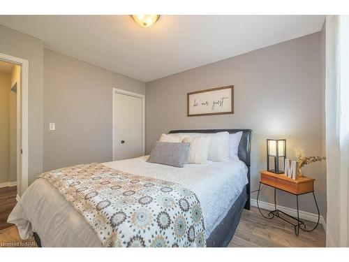865 Concession Road, Fort Erie, ON - Indoor Photo Showing Bedroom
