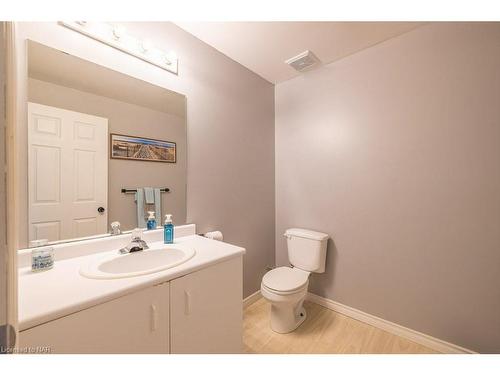 865 Concession Road, Fort Erie, ON - Indoor Photo Showing Bathroom
