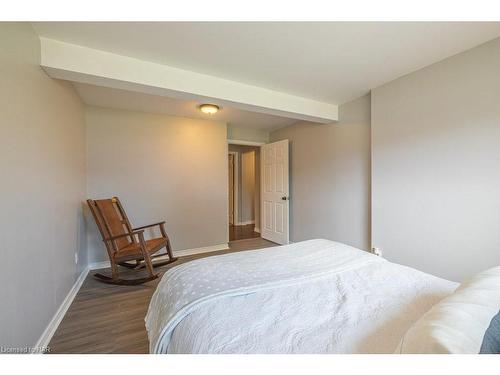 865 Concession Road, Fort Erie, ON - Indoor Photo Showing Bedroom