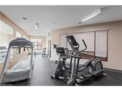 401-26 Wellington Street, St. Catharines, ON - Indoor Photo Showing Gym Room