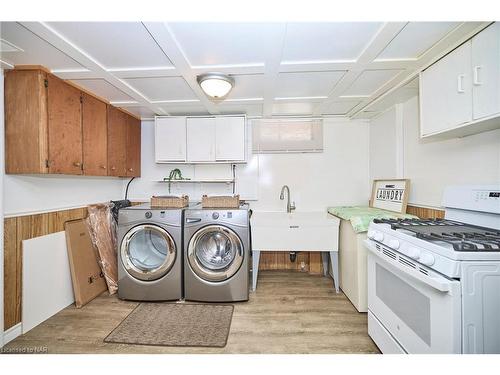 7151 Maywood Street, Niagara Falls, ON - Indoor Photo Showing Laundry Room