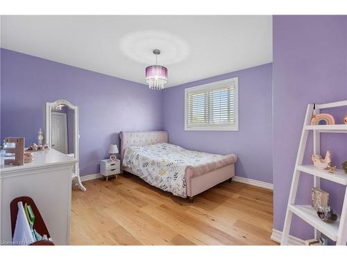 2 Huntington Lane, St. Catharines, ON - Indoor Photo Showing Bedroom