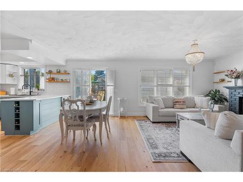 2 Huntington Lane, St. Catharines, ON - Indoor Photo Showing Living Room With Fireplace