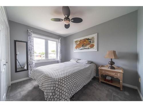 7697 Cortina Crescent, Niagara Falls, ON - Indoor Photo Showing Bedroom