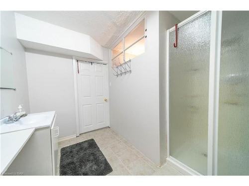 7697 Cortina Crescent, Niagara Falls, ON - Indoor Photo Showing Bathroom
