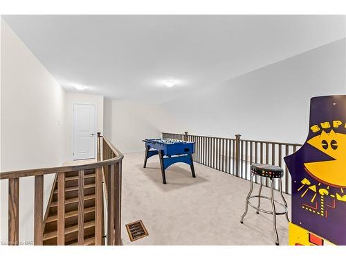 12 Explorer Way, Thorold, ON - Indoor Photo Showing Other Room