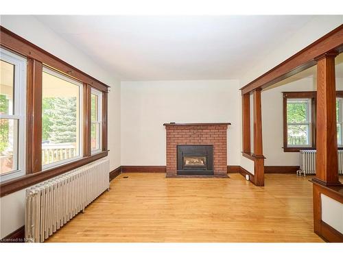 108 River Road, Welland, ON - Indoor Photo Showing Living Room With Fireplace